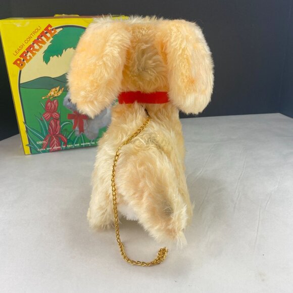 Vintage Bernie Leash Control Walking Wags Tail Barks Dog Toy - Picture 4 of 10